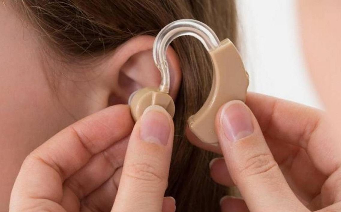 Cómo ahorrar en la compra de audífonos para la sordera